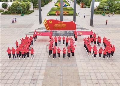 又一位美女网红自杀去世！年仅26岁